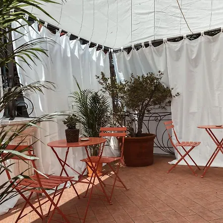 Maldestra Couette-café