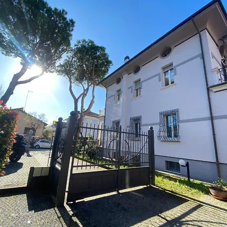 Bed and breakfast Maldestra 4*