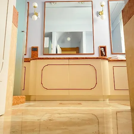 Couette-café Maldestra 3*