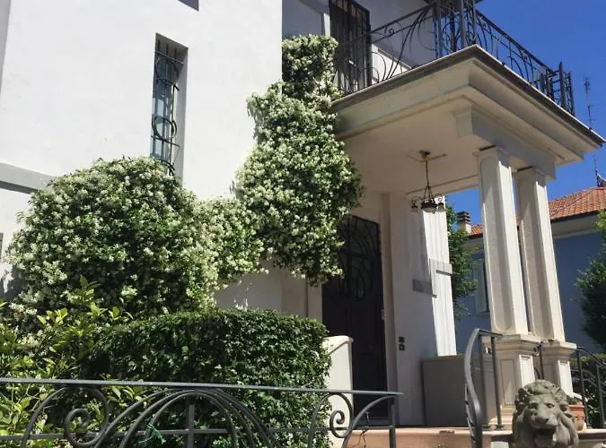 Maldestra Bed & Breakfast 4*