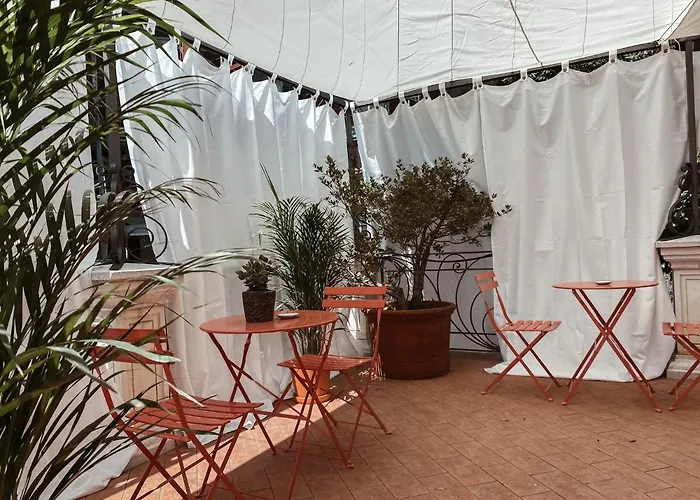 Maldestra לינה וארוחת בוקר