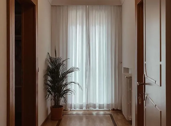 לינה וארוחת בוקר Maldestra 4*